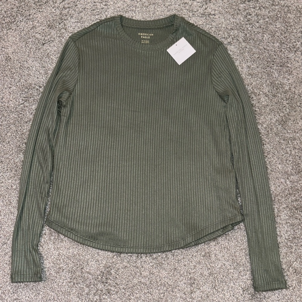 New with tags AE long sleeve crew neck tee